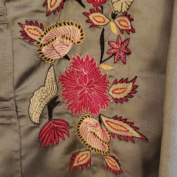 Embroidered jacket - Picture 4 of 8